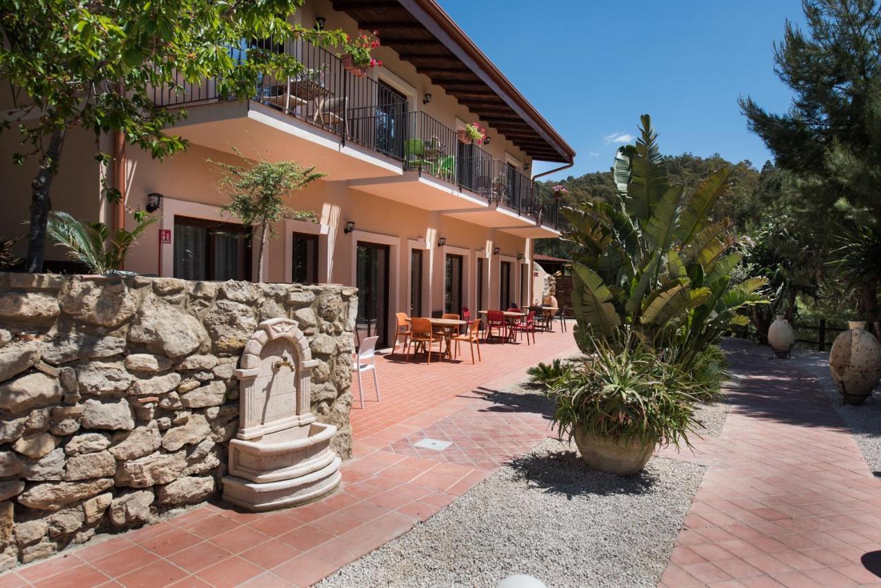 Agriturismo Vecchia Masseria Charme&Relax San Michele di Ganzaria Екстериор снимка