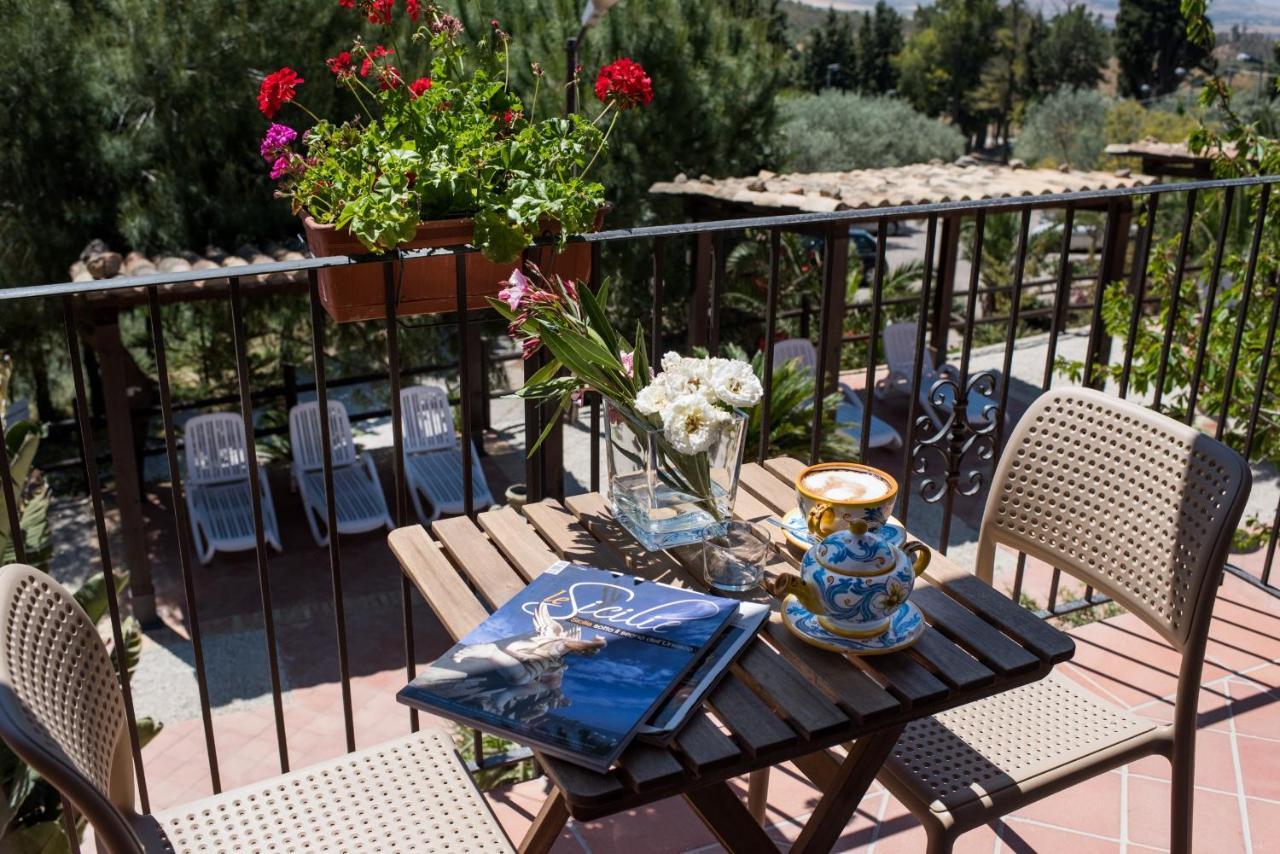 Agriturismo Vecchia Masseria Charme&Relax San Michele di Ganzaria Екстериор снимка